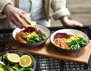 10 Vegan No-Cook Meals To Make When It's Too Hot To Turn On the Oven